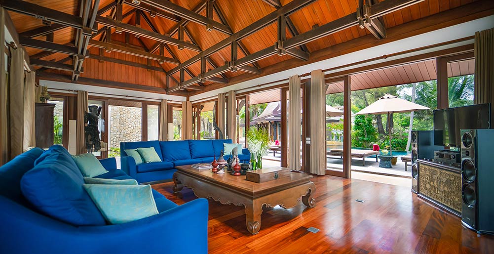 Villa Chada - Living area view to the pool